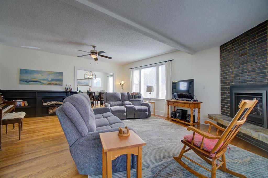 Picture for 4312 2 Street W