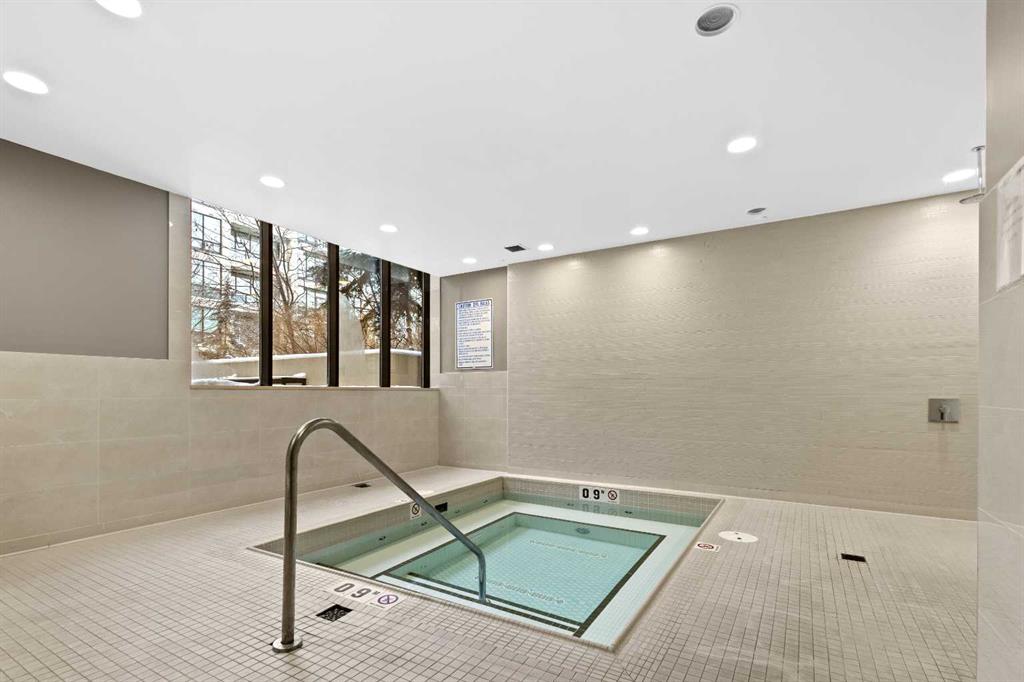 Picture for 1322, 222 Riverfront Avenue SW