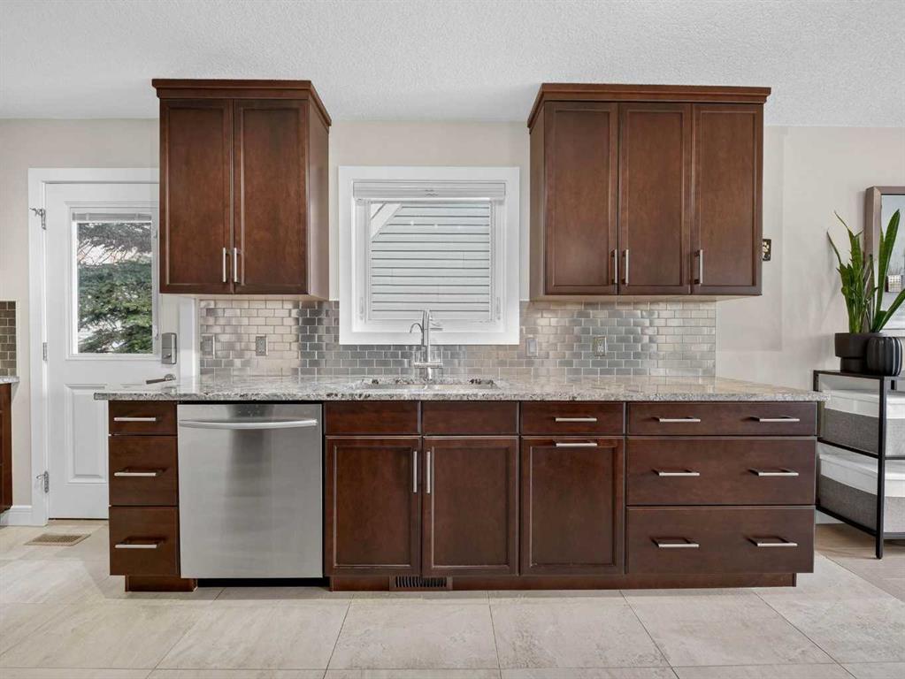 Picture for 131 Scenic Glen Crescent NW