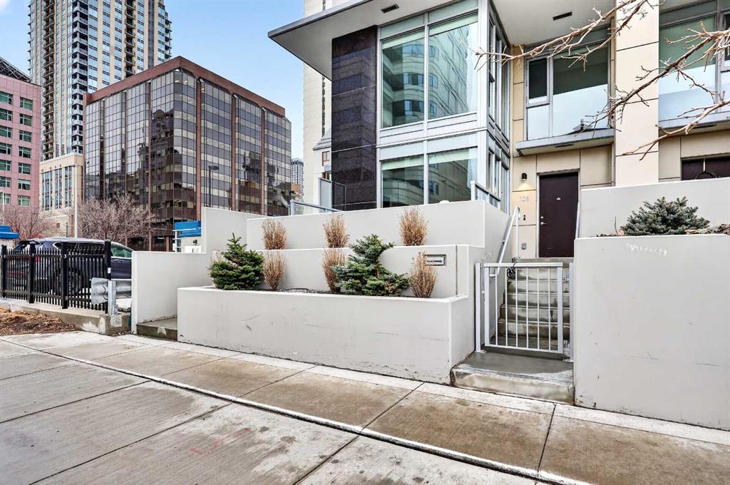 Picture for 109, 1025 5 Avenue SW