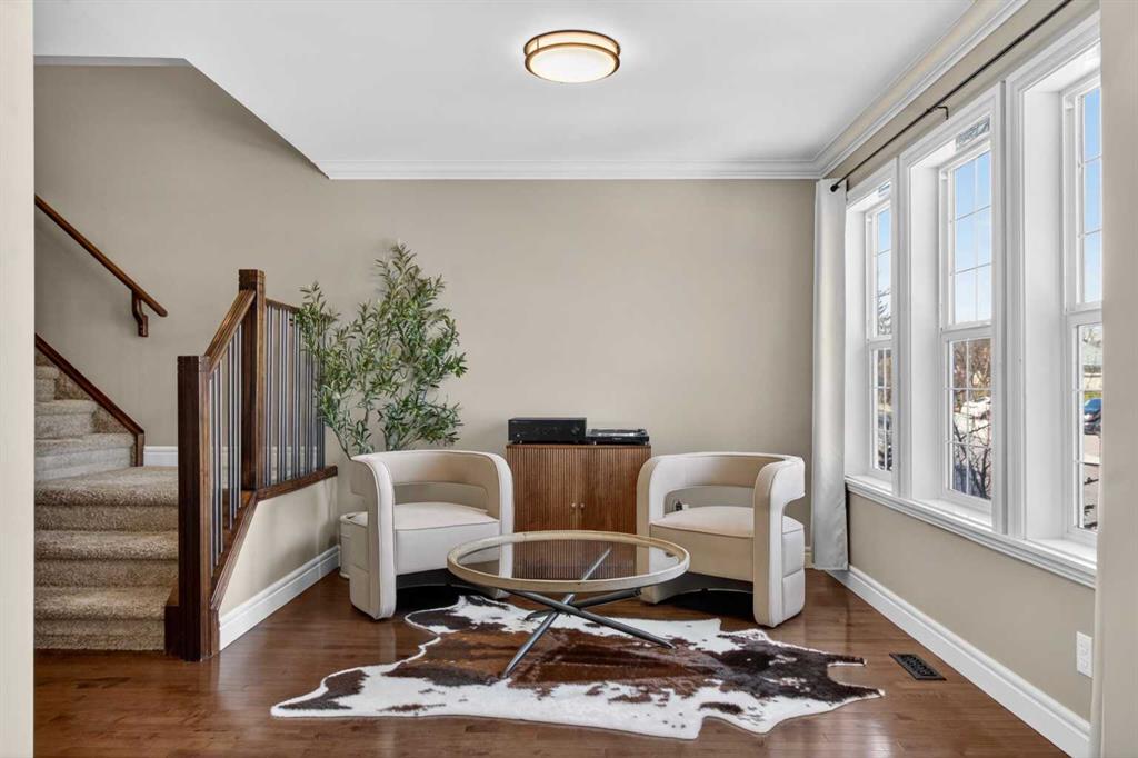 Picture for 419 34 Avenue NE