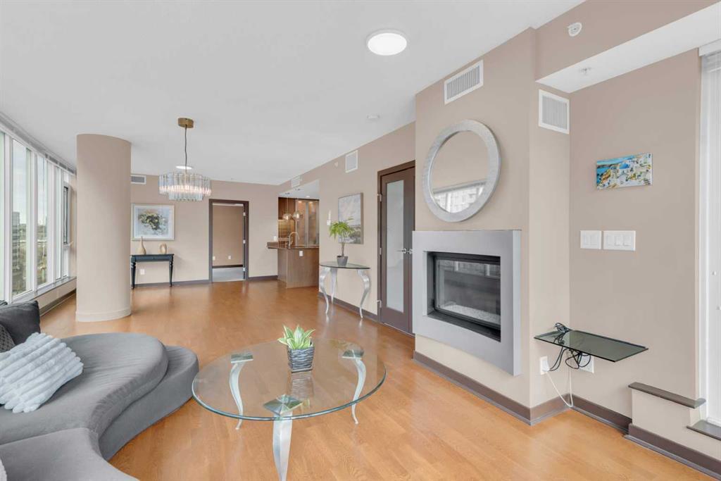 Picture for 1007, 888 4 Avenue SW