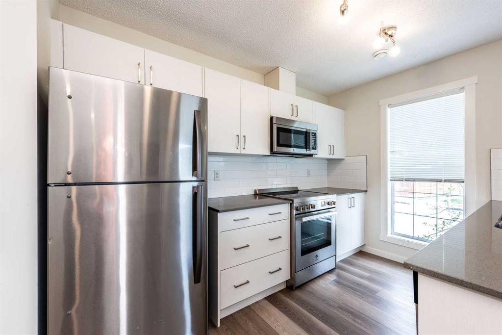Picture for 428 Cranbrook Square SE