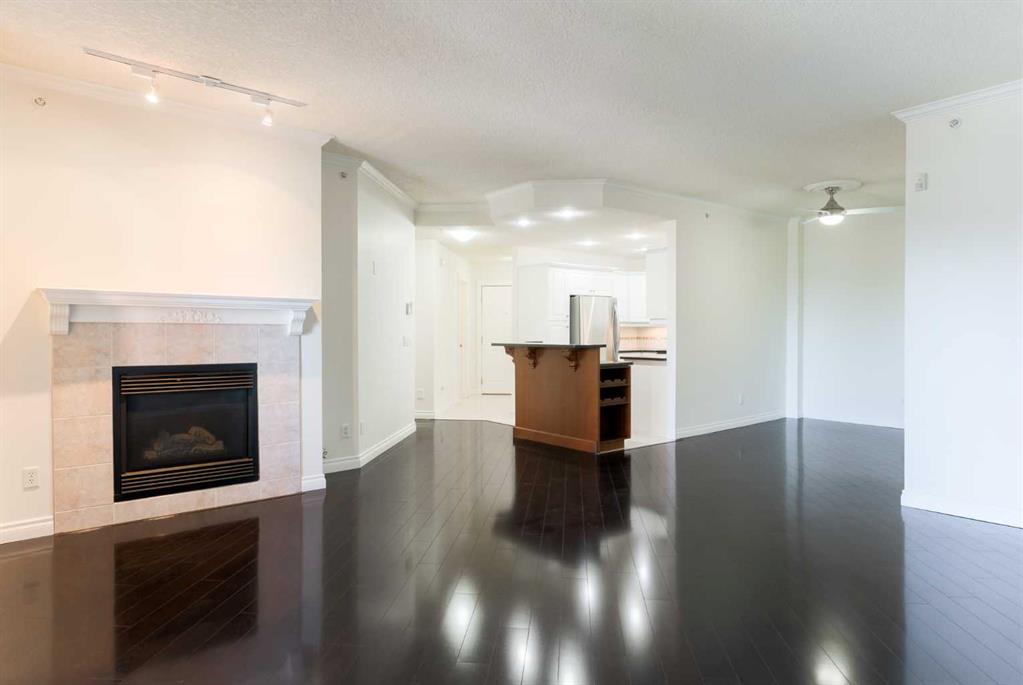 Picture for 205, 200 Patina Court SW