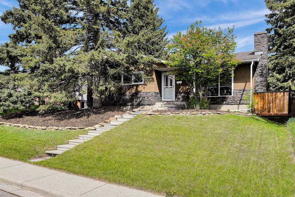 Picture for 632 104 Avenue SW