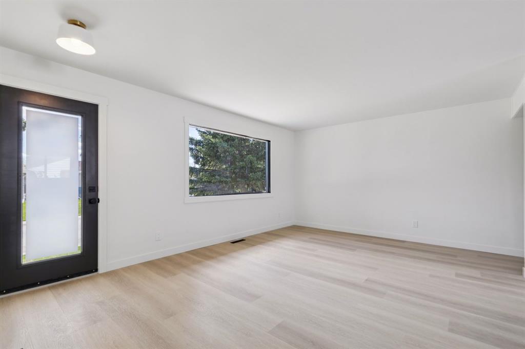 Picture for 816 Avonlea Place SE