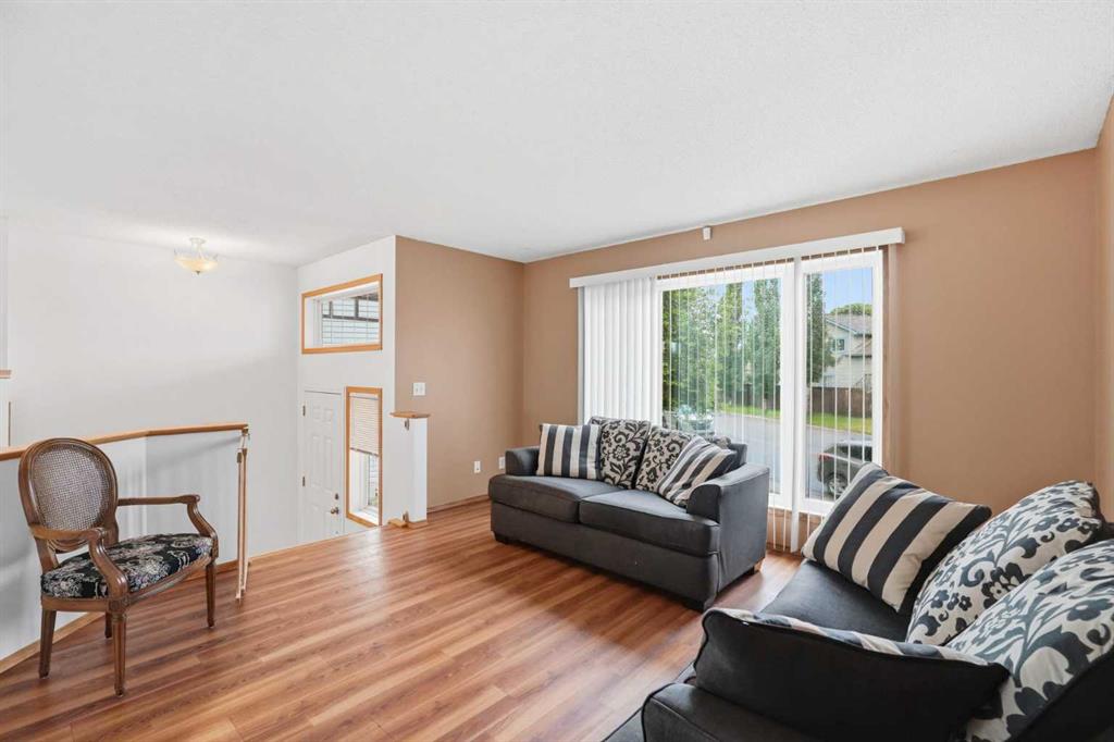 Picture for 324 Mt Aberdeen Close SE