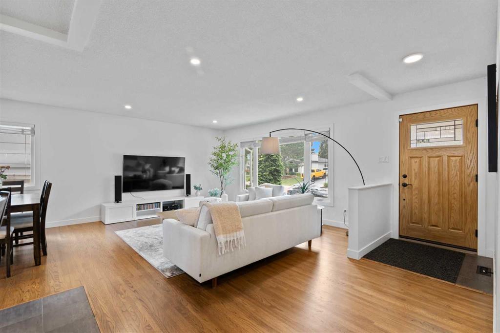 Picture for 20 Mapleburn Drive SE