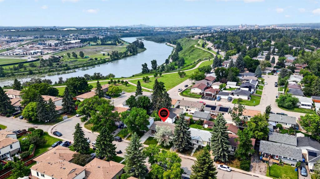 Picture for 1820 Lysander Crescent SE