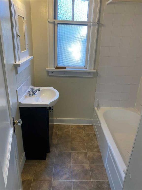 Picture for 1402 Centre A Street NE https://www.cirrealty.ca/reb/creb/19/A2266119_11.jpg