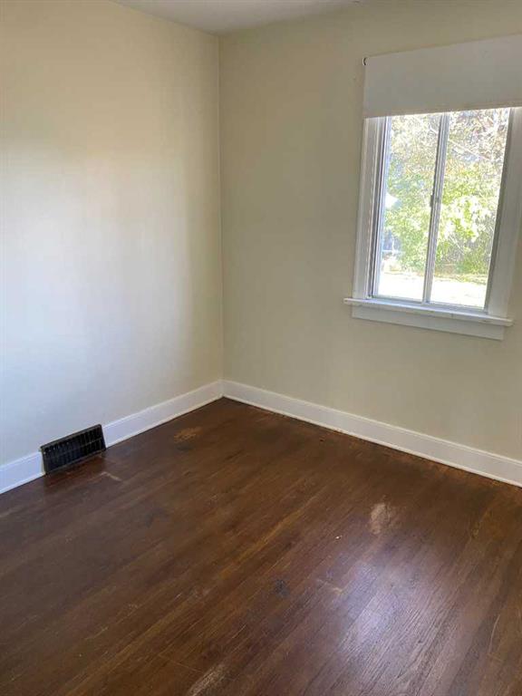 Picture for 1402 Centre A Street NE https://www.cirrealty.ca/reb/creb/19/A2266119_12.jpg