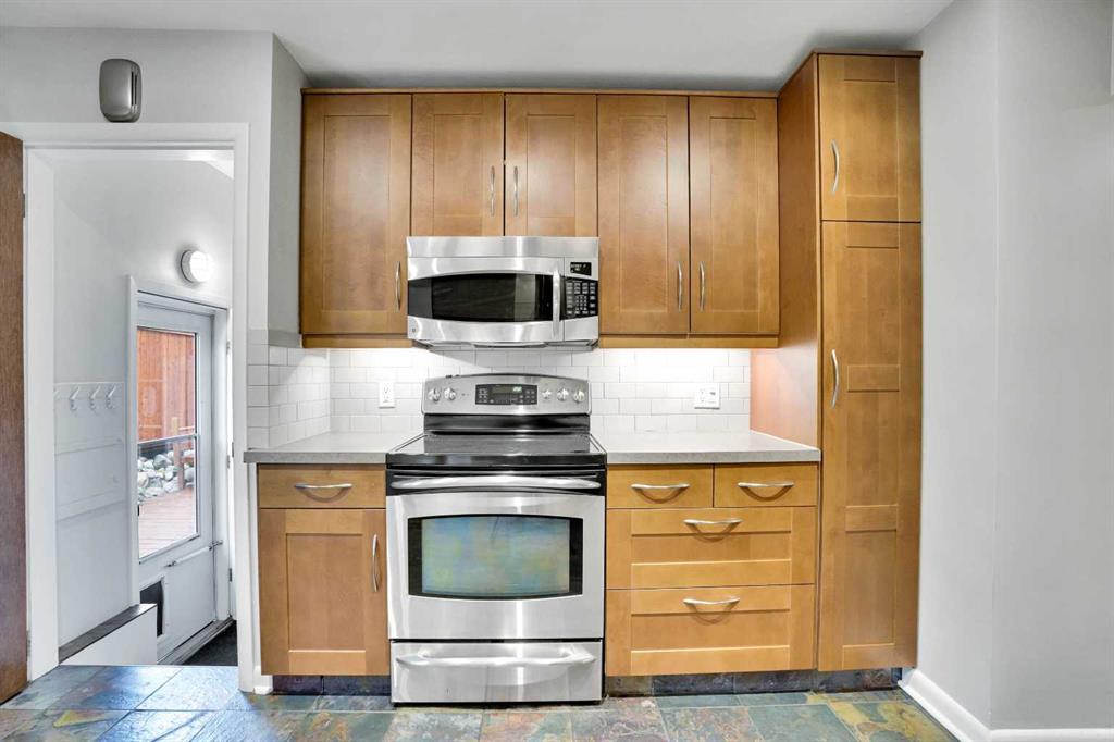 Picture for 3045 26A Street SW https://www.cirrealty.ca/reb/creb/19/A2266219_18.jpg
