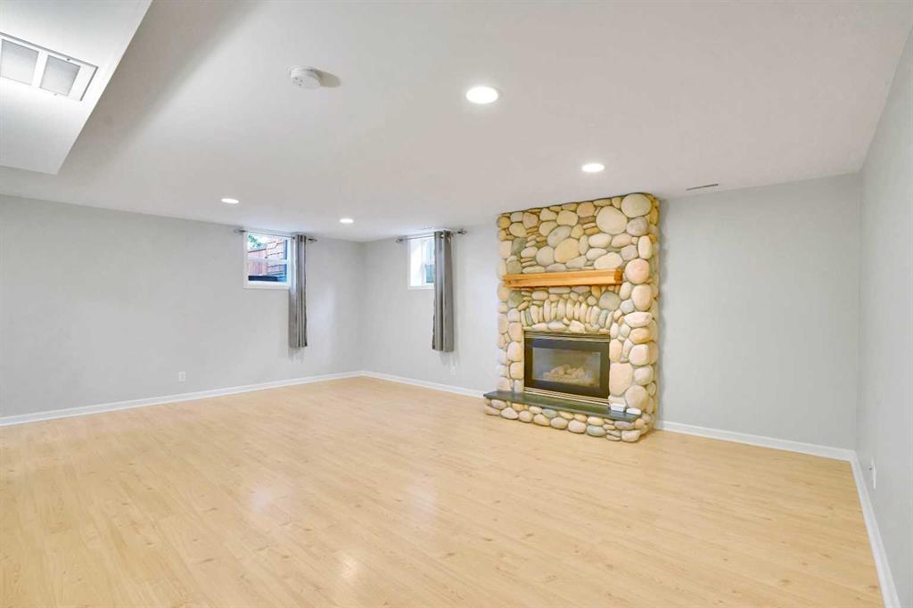 Picture for 3045 26A Street SW https://www.cirrealty.ca/reb/creb/19/A2266219_35.jpg