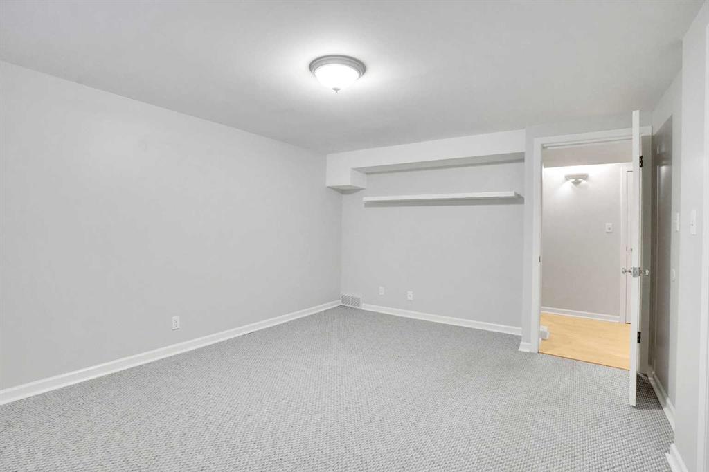 Picture for 3045 26A Street SW https://www.cirrealty.ca/reb/creb/19/A2266219_39.jpg