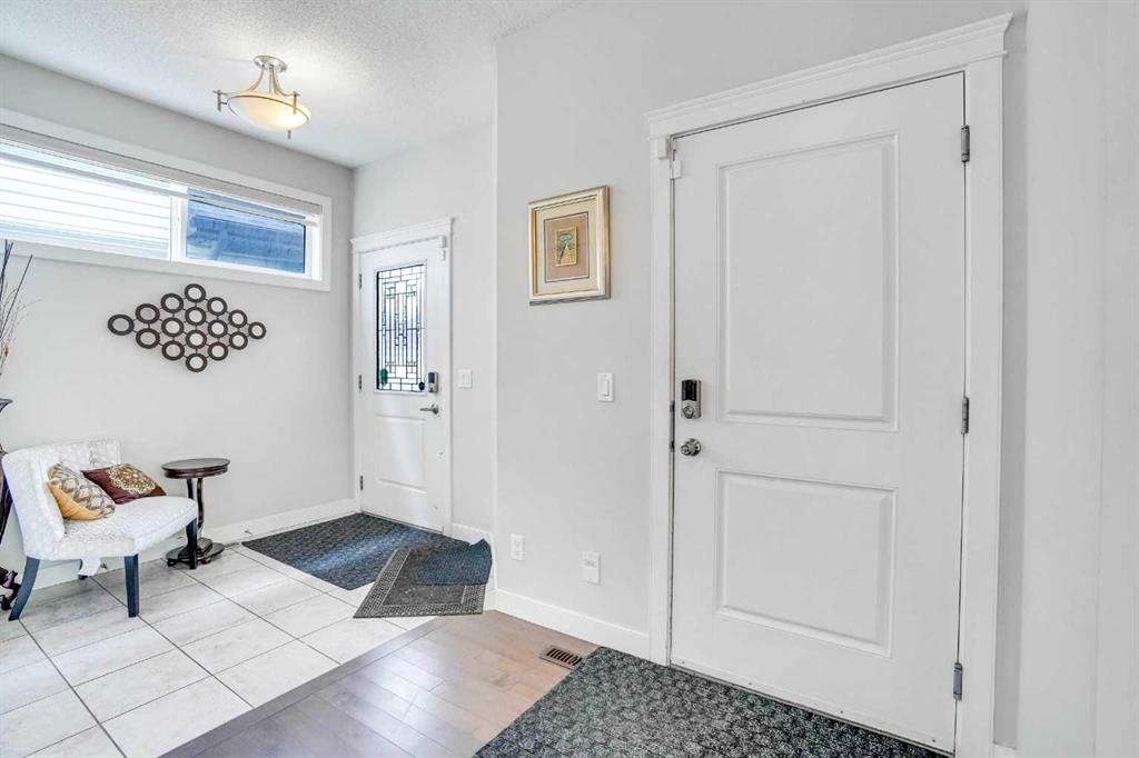 Picture for 272 Skyview Shores Manor NE