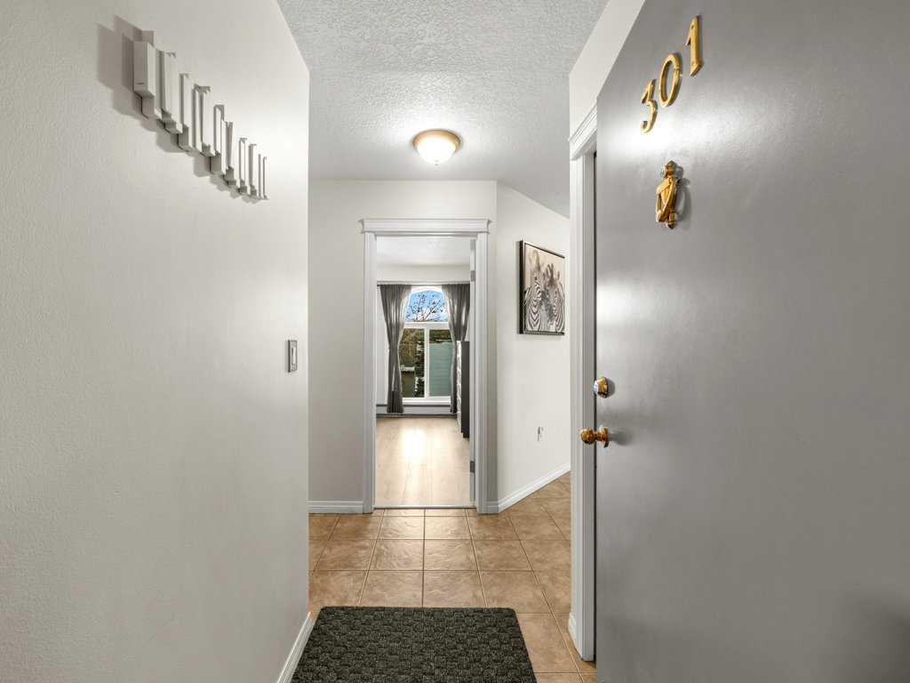 Picture for 301, 1528 11 Avenue SW