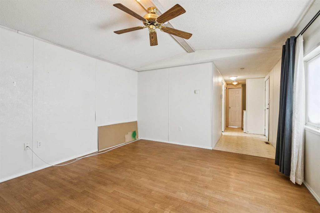 Picture for 428, 1101 84 Street NE