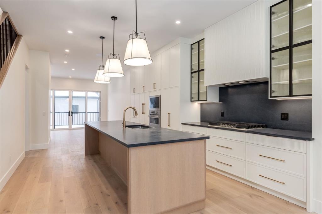 Picture for 631 28 Avenue NW