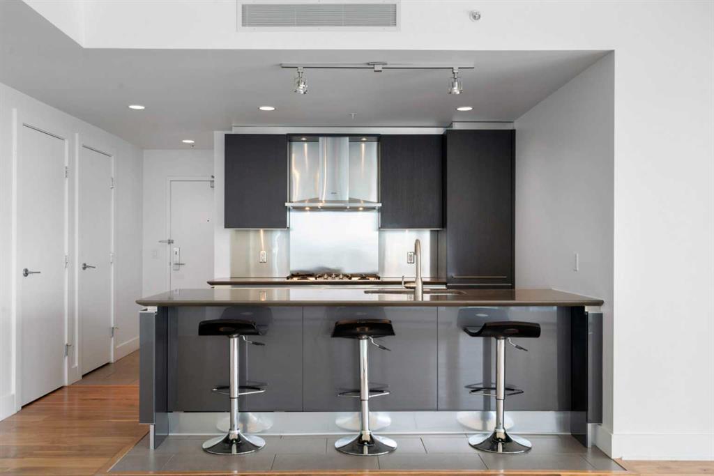 Picture for 2305, 433 11 Avenue SE