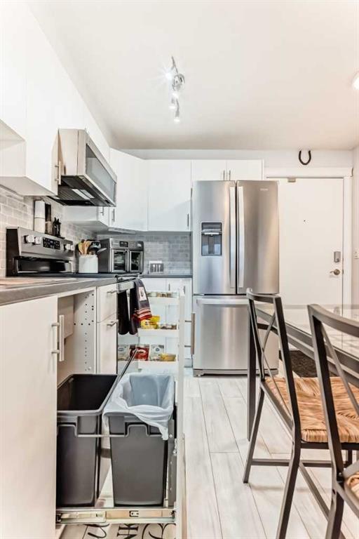 Picture for 1246, 2395 Eversyde Avenue SW