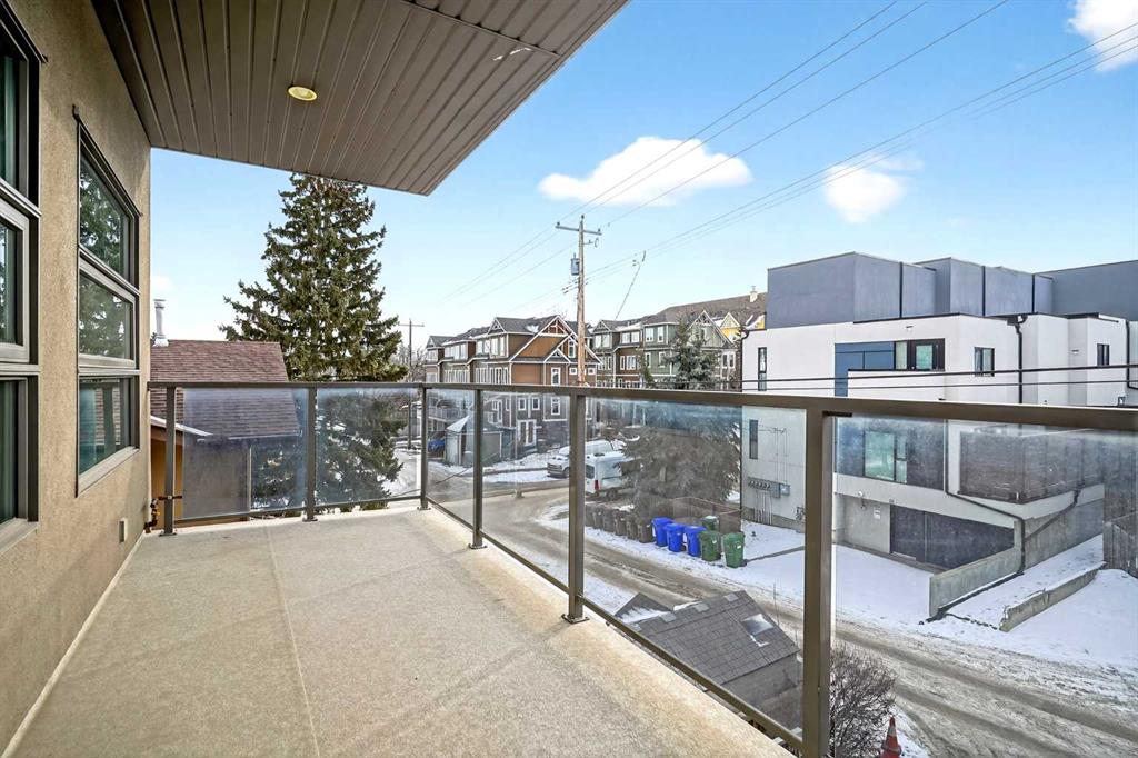 Picture for 204, 1707 27 Avenue SW