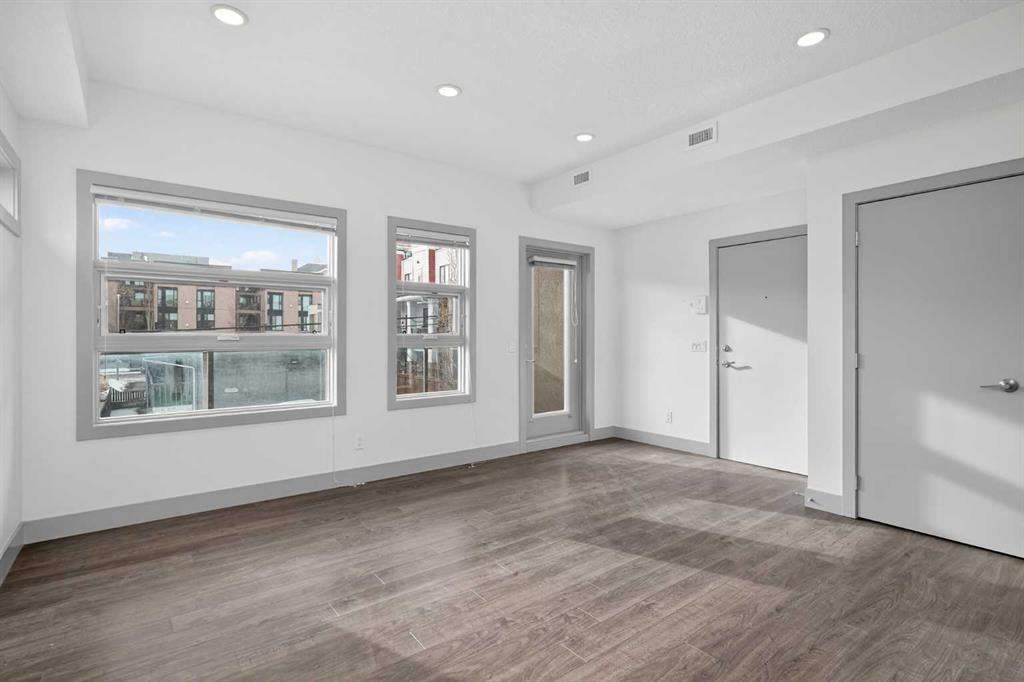 Picture for 204, 1707 27 Avenue SW