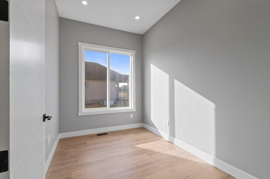 Picture for 282 Muirfield Crescent 