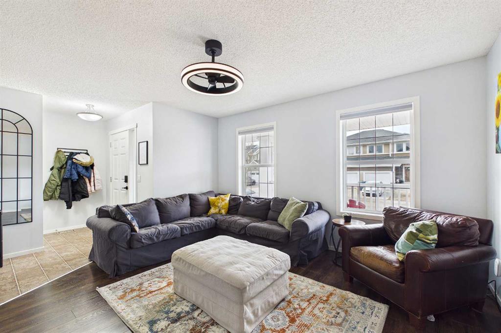 Picture for 121 River Heights Crescent 