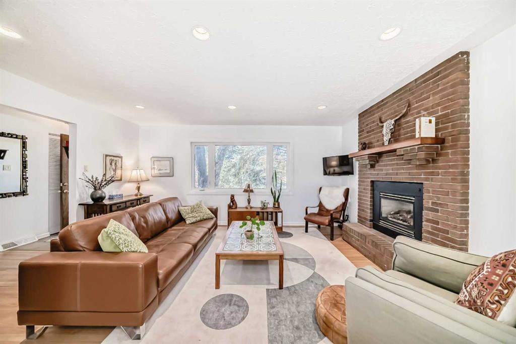 Picture for 91 Chisholm Crescent NW