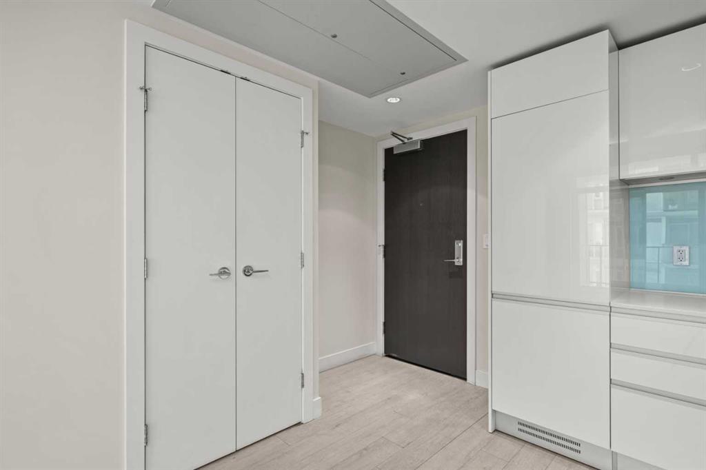 Picture for 2005, 1188 3 Street SE