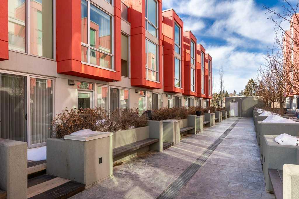 Picture for 203, 2717 17 Street SW