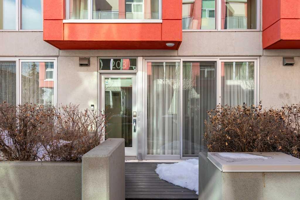 Picture for 203, 2717 17 Street SW