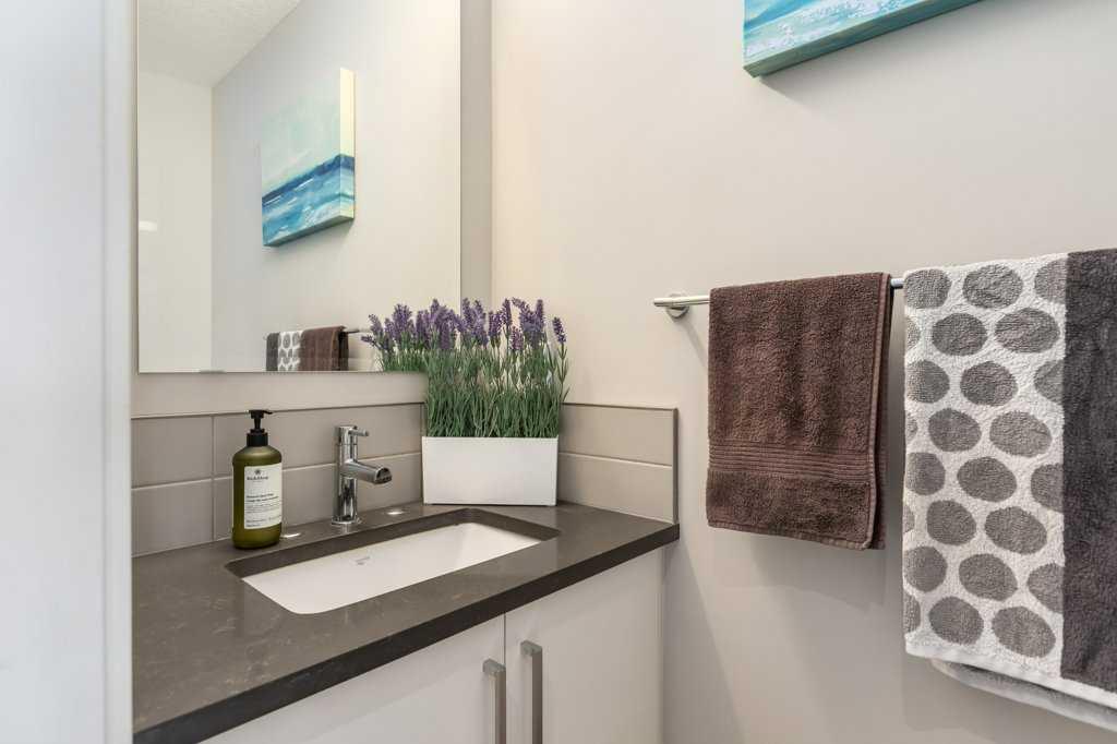 Picture for 203, 2717 17 Street SW