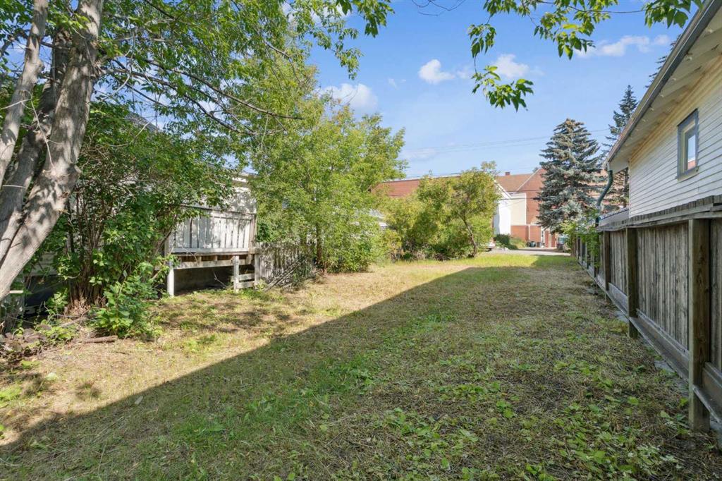 Picture for 206 12 Avenue NW