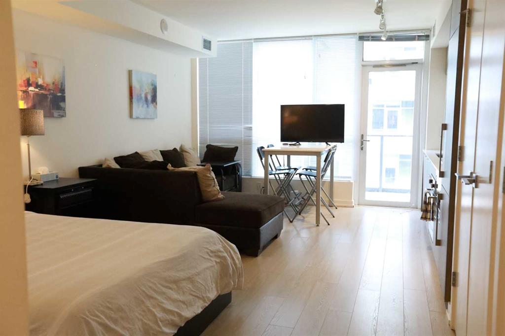 Picture for 304, 51 Waterfront Mews SW