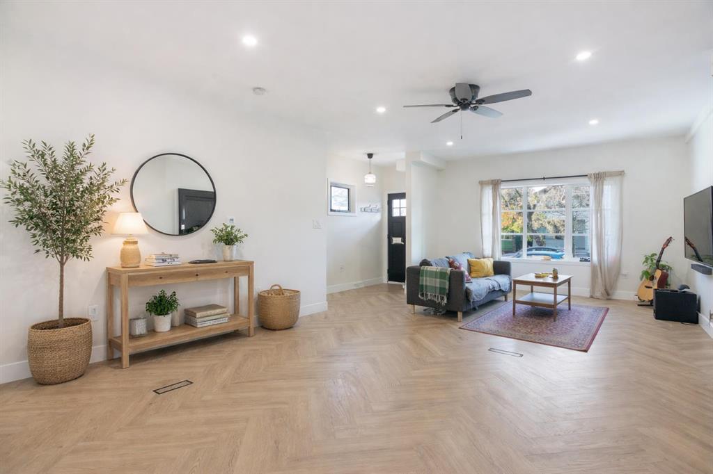 Picture for 1032 18 Avenue SE