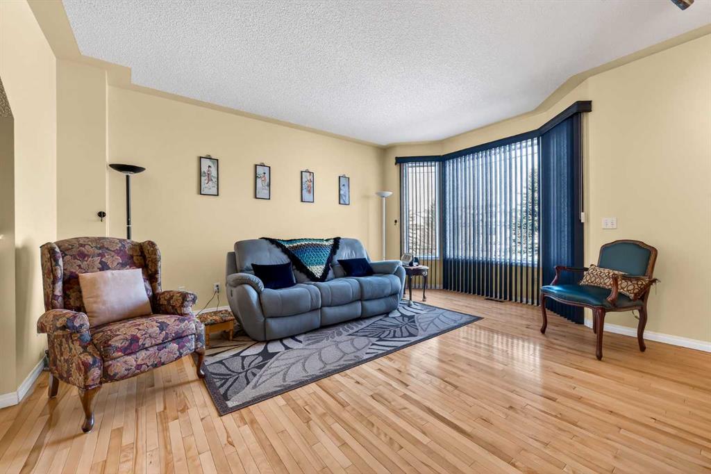 Picture for 71 Country Hills Gardens NW