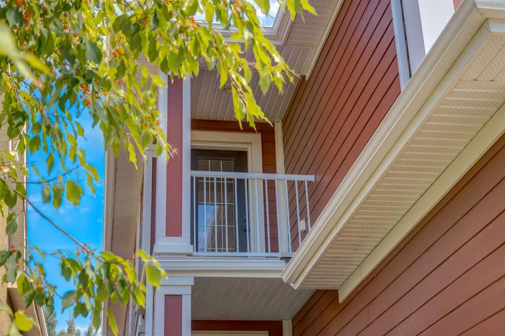 Picture for 12 Mahogany Heath SE