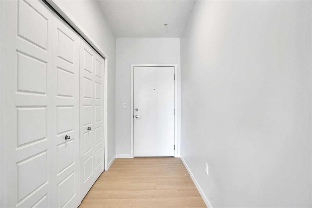 Picture for 1102, 33 Carringham Gate NW