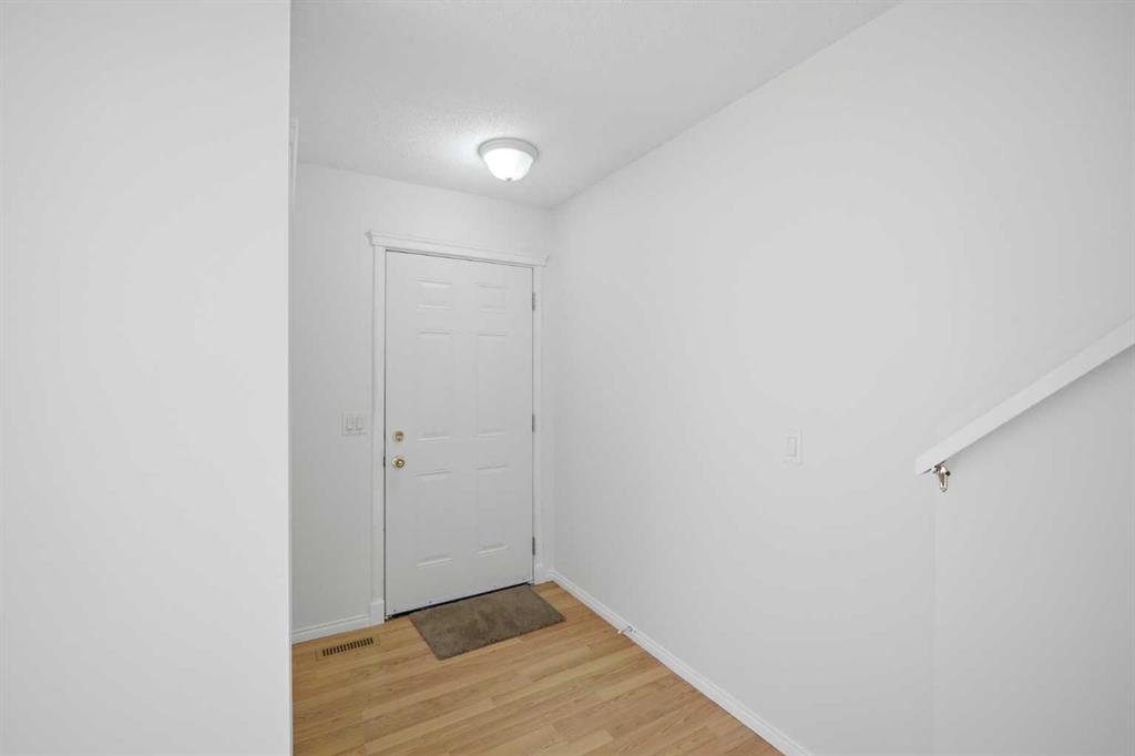 Picture for 6016 Martingrove Road NE