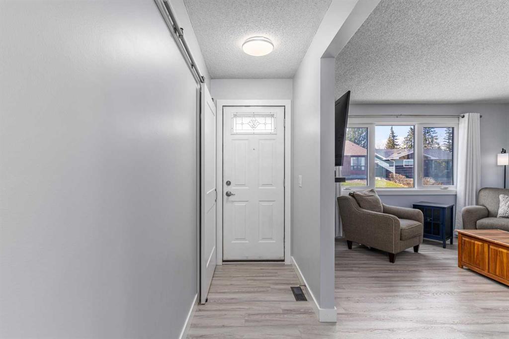 Picture for 36 Bearberry Crescent NW