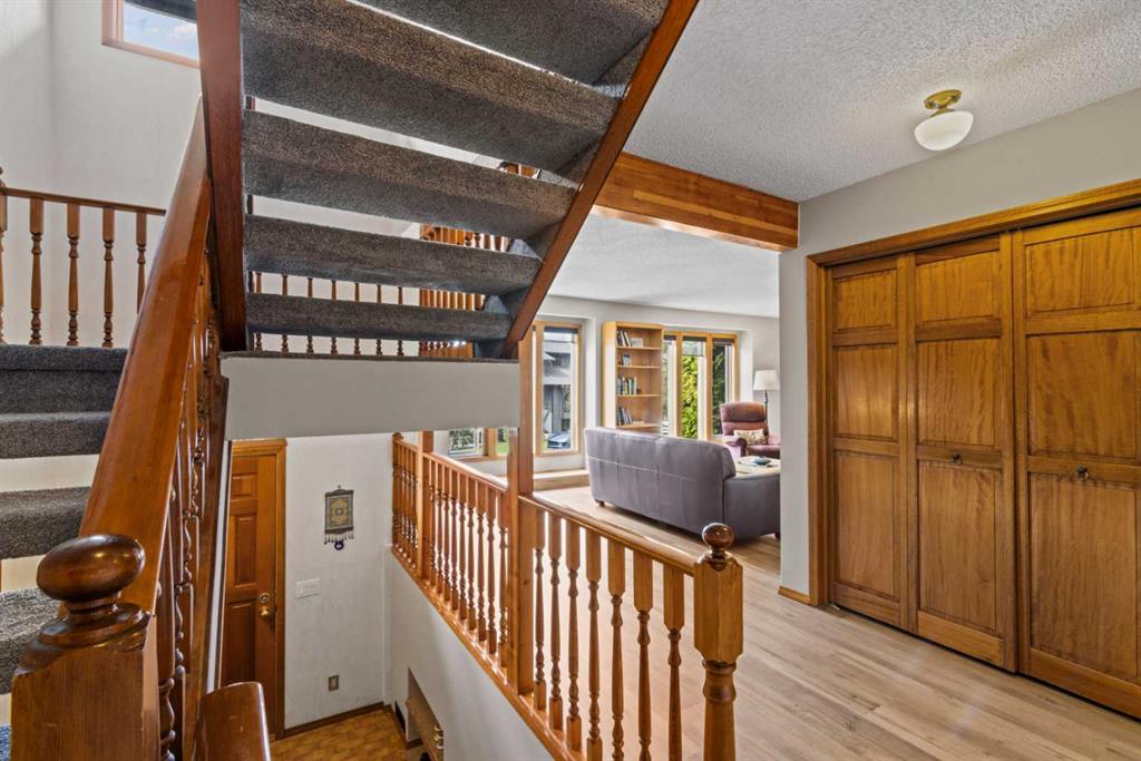 Picture for 28 Ranchridge Way NW