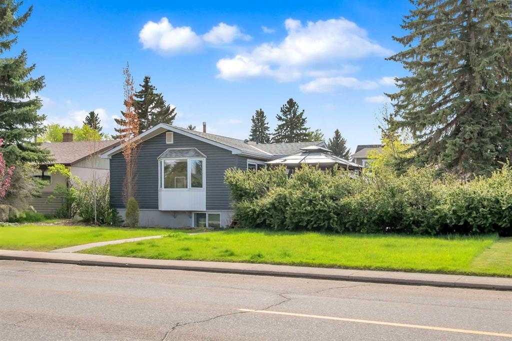 Picture for 3143 45 Street SW