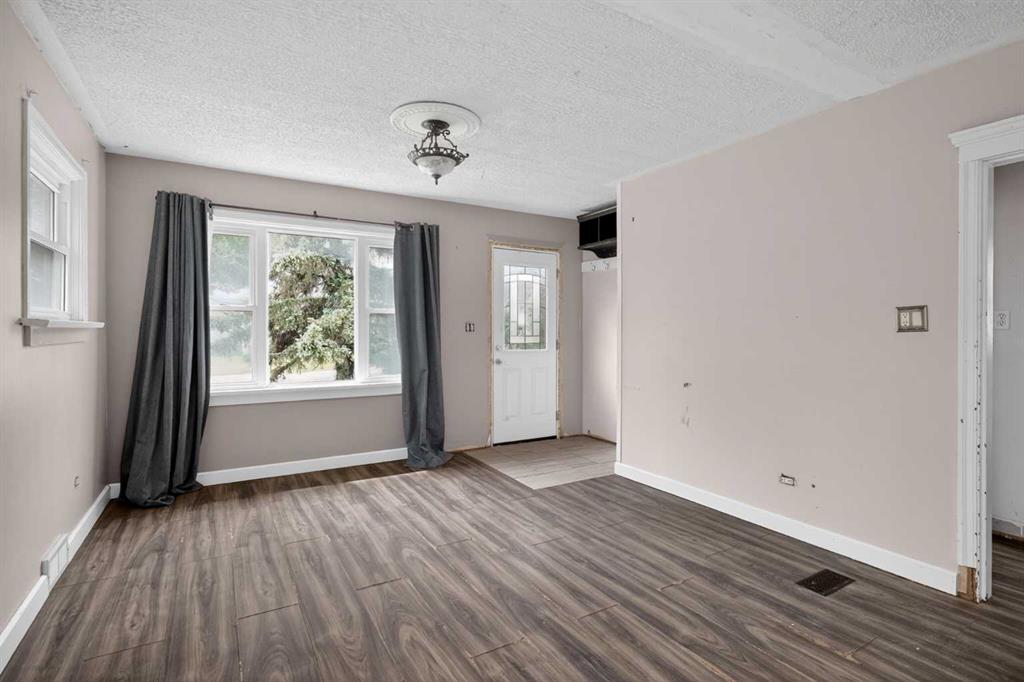 Picture for 504 1 Avenue NE