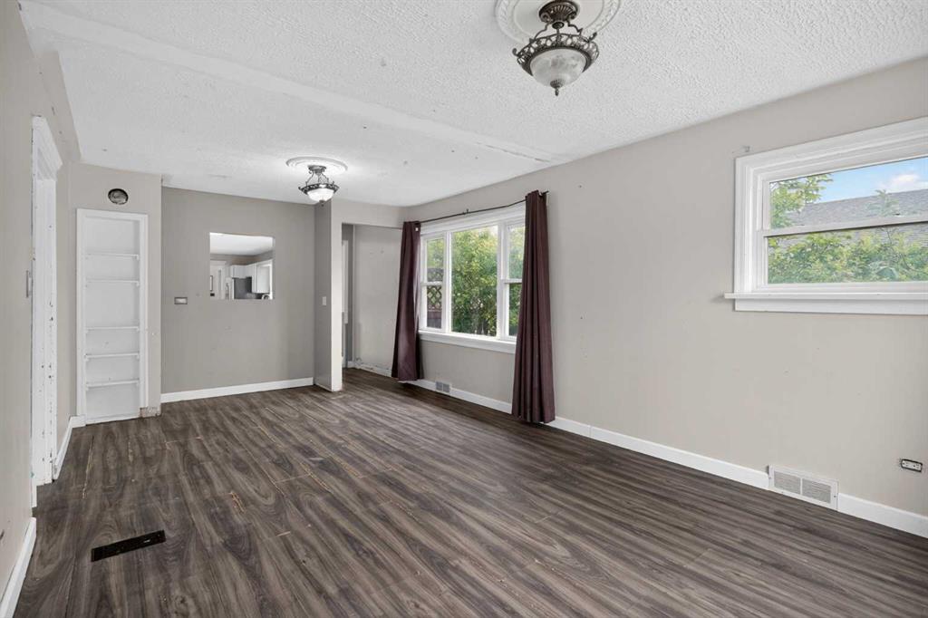 Picture for 504 1 Avenue NE