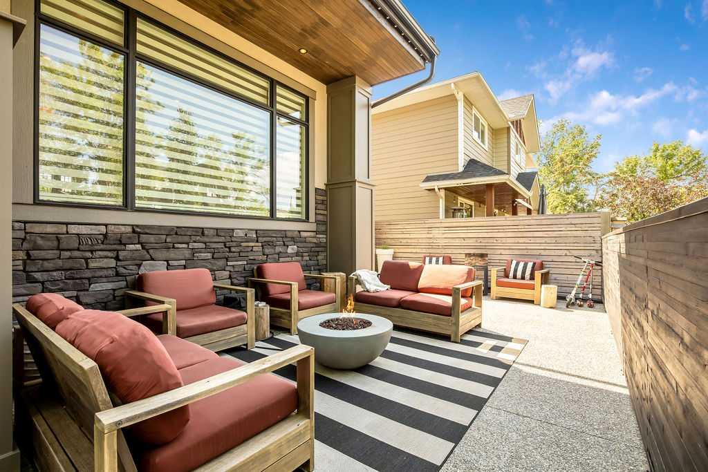 Picture for 68 White Oak Crescent SW