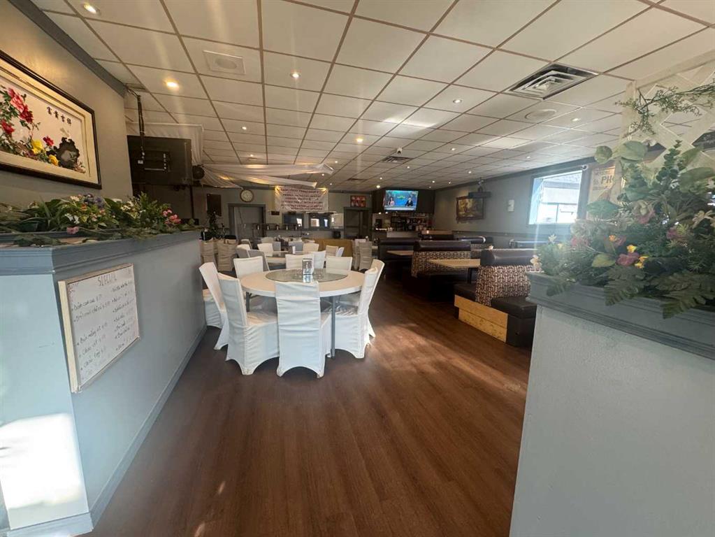 Picture for 5020 17 Avenue SE