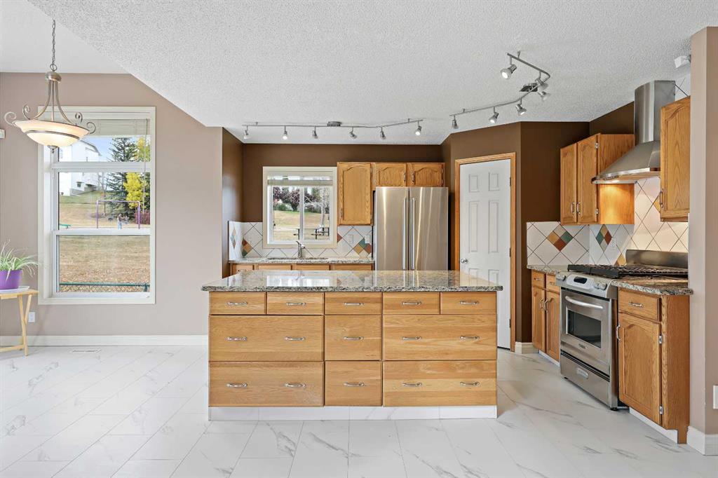 Picture for 161 Arbour Crest Road NW