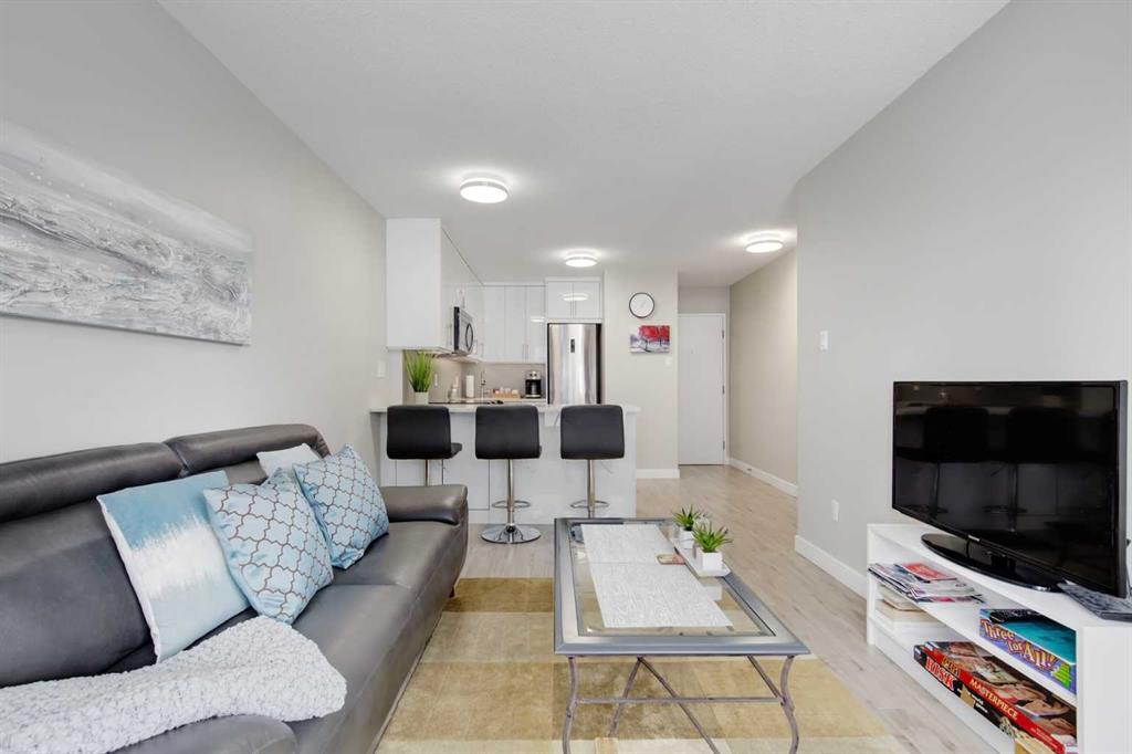 Picture for 207, 339 13 Avenue SW