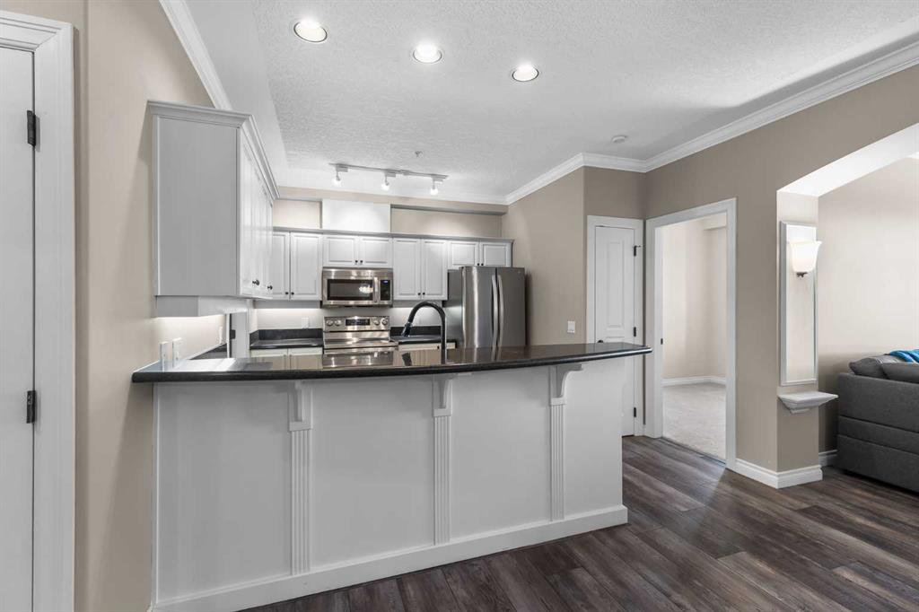 Picture for 205, 59 22 Avenue SW